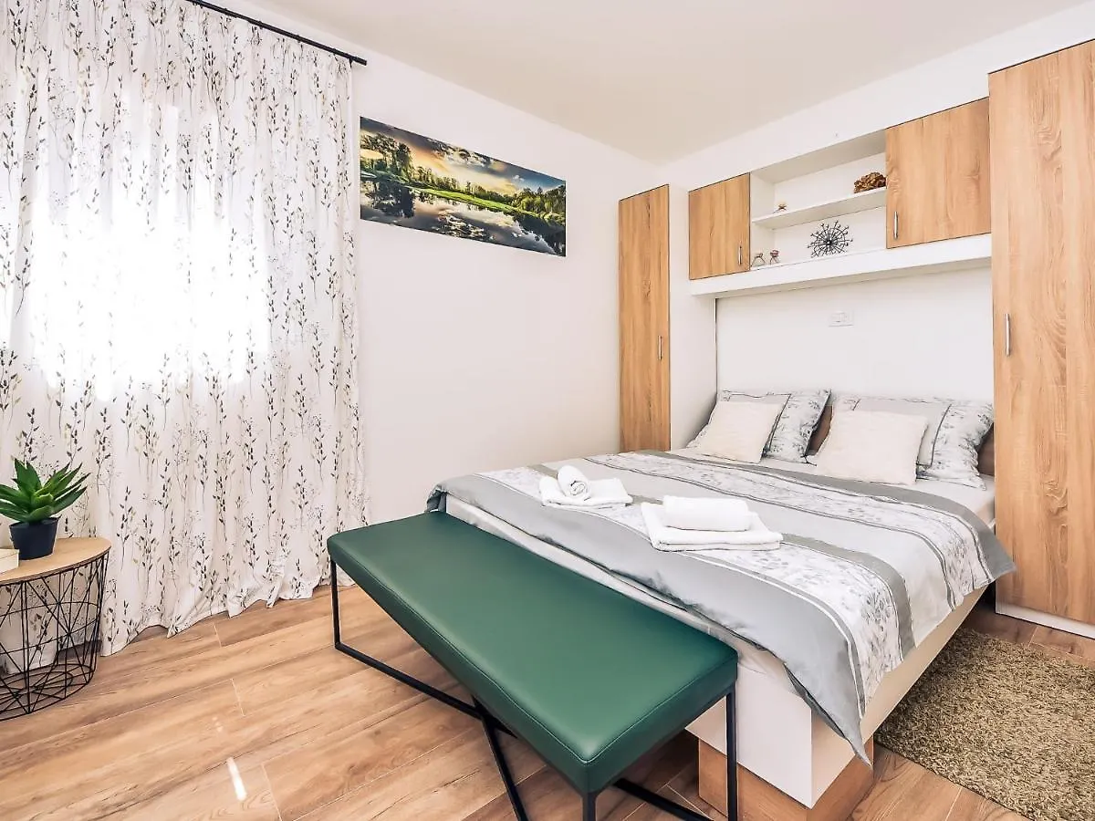Apartment Matanovi Dvori-3 By Interhome Vir 0*,  Croácia